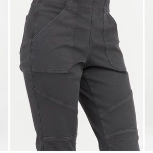 Brand new never worn spanx cargo joggers size xs
